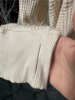 S77. Aerie Cream Waffle Knit V-Neck Sweater thumbnail 5