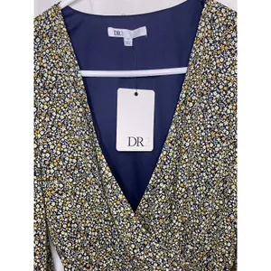 DR2 by Daniel Rainn Wrap V-neck 3/4 Sleeve‎ Floral Dress Size XS Knee Length thumbnail 2