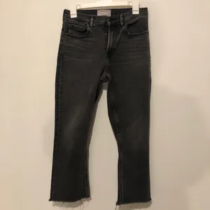 Everlane Women's High Rise Kick Crop Jeans Black Size 28 thumbnail 3