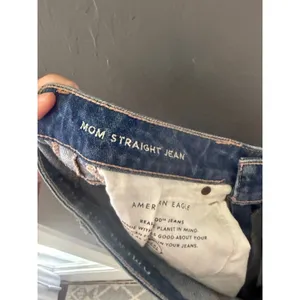 American Eagle Mom Straight Jeans 4 Regular Distressed Ripped Blue High‎ Rise thumbnail 9