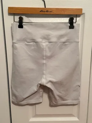 Aerie's Offline Seamless Macrame 7" Bike Short in White thumbnail 3