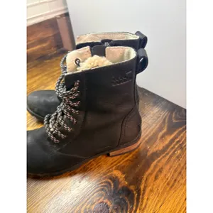 Sorel Black Lace Up Boots Size 6.5‎ thumbnail 3