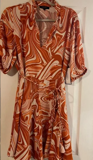 New Olivaceous fun swirl print Hailey size large dress thumbnail 1