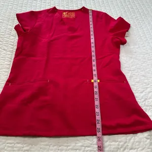 Figs Scrub Top Women’s XS Stretch Pockets Pink/Red Medical Wear thumbnail 4