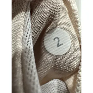 Lululemon Size 2 Womens White Lined Wireless Pull On Racer Back Sports Bra thumbnail 5