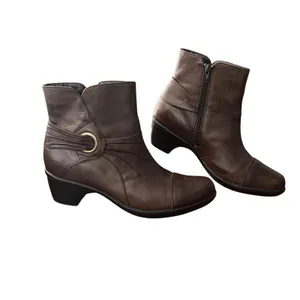 Clarks Boots Womens Size 8.5N Brown Leather Ankle Zip Booties Cap Toe 80834 thumbnail 11