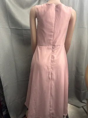 New size 10 beautiful fanzy dress has pearls on neckline thumbnail 4