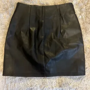 Forever 21 Faux leather skirt thumbnail 2