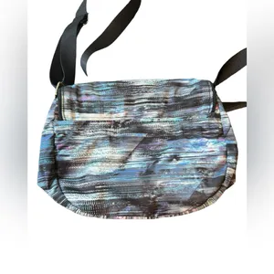 ivivva purse multicolored insulated‎ Button Closure and shoulder bag I Move CP thumbnail 2