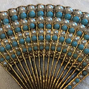 Fan Brooch Gold thumbnail 2