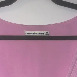 Abercrombie & Fitch pink crop top thumbnail 8
