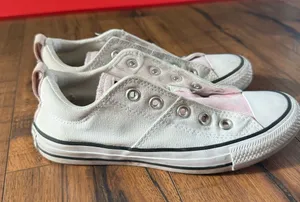 Tricolor Grey and Pink Low Rise Converse Women’s Size 6 thumbnail 1