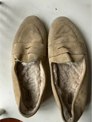 Birdies Beige Suede Loafers with Faux Fur Lining, Size 8.5 thumbnail 1