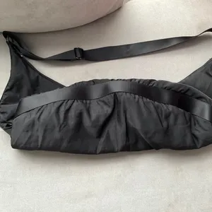 Alo Yoga Om The Go Gym Sling Bag Black thumbnail 7
