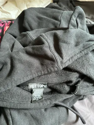 Hot Topic Black Hoodie Label Detail thumbnail 4