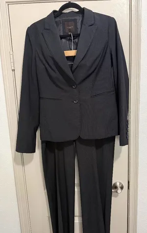 The Limited Women’s Black Pinstripe Suit Set Business Jacket sz 8 Pants sz 12 thumbnail 1
