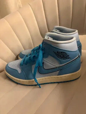 Jordan 1 Mid thumbnail 2