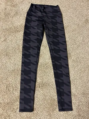 ALO Yoga High Waist Airbrush Houndstooth Legging Size Small RETAIL was $98 thumbnail 5