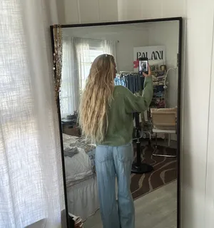 Green Kendal And Kylie V Neck Sweater thumbnail 5