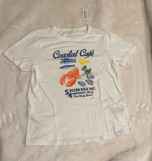 Old Navy Graphic Tee thumbnail 1