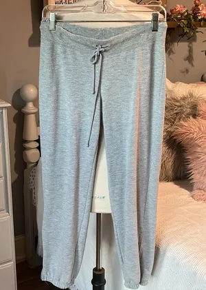 Big Flirt Cotton Gray Sweatpants Drawstring Joggers Low Rise Runs Snug Size M thumbnail 1