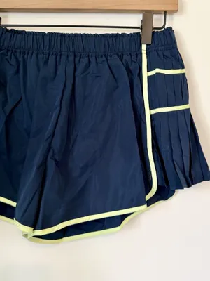 NWT Cupshe Navy Elastic Drop Waist Straight Leg Shorts - Size: Medium thumbnail 4