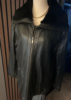Excelled collection black leather jacket with fur trim around the neck size XL thumbnail 1