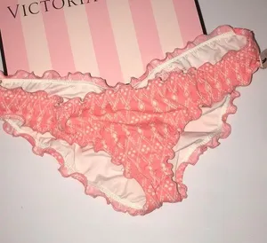 Victorias Secret The cheeky ruffle Small thumbnail 1