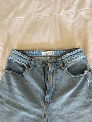 Abercrombie Jeans 90s Relaxed High-Rise Short thumbnail 5