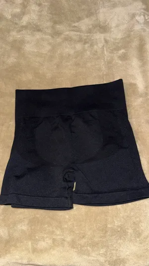 women’s high waisted scrunch shorts thumbnail 2