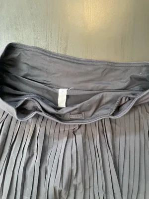 lululemon athletica Black Pleated Skirt with Hidden Zip Pocket thumbnail 6