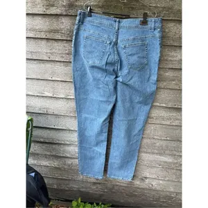 NWT Riders by Lee relaxed fit 18L 33”inseam instantly slims you. Lighter wash. thumbnail 3