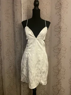 Like New Lucy in the Sky White Satin Jacquard Cutout Mini Dress Size Large thumbnail 2