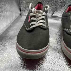 Vans‎ Women's Size 8 Gray Canvas Lace-Up Sneakers Pink Lining Casual Shoes thumbnail 7