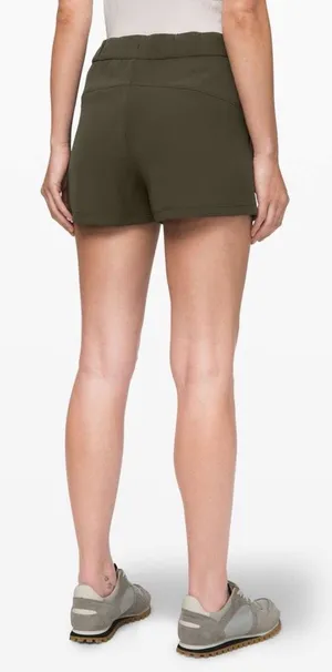 Lululemon On the Fly Short *Woven 2.5" in Dark Olive Size 4 thumbnail 1