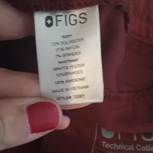 Figs Axim cargo scrub pants burgundy size small women thumbnail 5