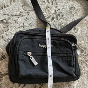 Baggallini Practical Bagallini crossbody 🖤🖤🖤 thumbnail 6