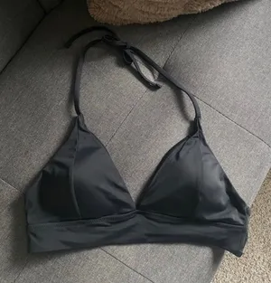 Boutique Black bikini top thumbnail 1