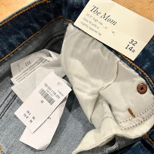 Abercrombie & Fitch Curve Love High Rise Mom Jean Distressed Denim Size 32 NWT thumbnail 9
