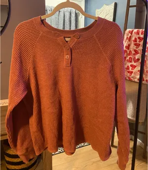 Old Navy Waffle Long Sleeve Knit thumbnail 1