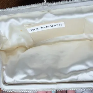 Pam McMahon Vintage Cream Beaded Kiss-Lock Clutch with Heart Detail thumbnail 10