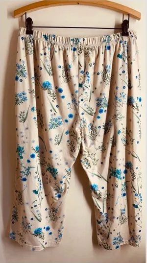 Ekouaer Floral Cropped Lounge Pants Size XL Yellow / Beige / Blue Botanical thumbnail 1