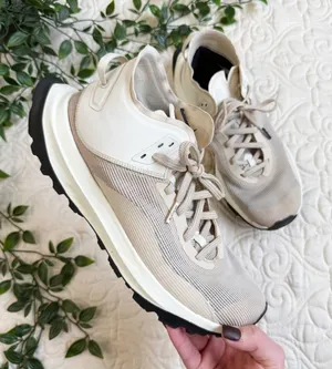 Vasque Women’s Here Mid Hiking Sneaker Sz 8 White thumbnail 1
