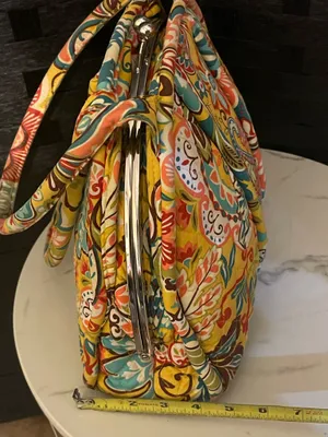 VERA BRADLEY PROVENCAL Eloise Kisslock Purse 9.5 x 12 x 4.5 Preloved thumbnail 9