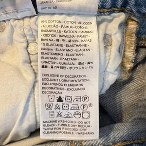 1154 | Levi's 501 High Waisted Distressed Denim Cutoff‎ Shorts Light Wash 26 thumbnail 6