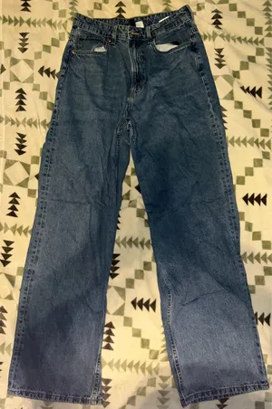 H&M Jeans High-Waisted Straight thumbnail 1