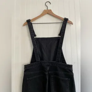 MADEWELL Skinny Overalls in Lunar Wash Black Denim Raw Hem Size L thumbnail 10