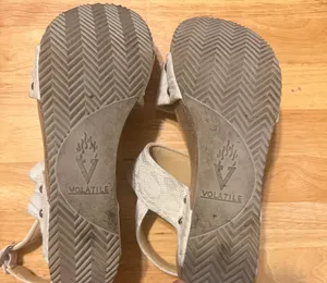 Volatile pre-owned white animal print sandals - worn once - white size 6 thumbnail 5