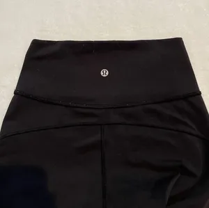 Lululemon Black Lulu Leggings thumbnail 2