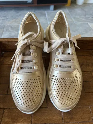 Crocs LiteRide Pacer Gold Metallic Lace Up Sneakers Womens 9 205235 ChampagneEUC thumbnail 1